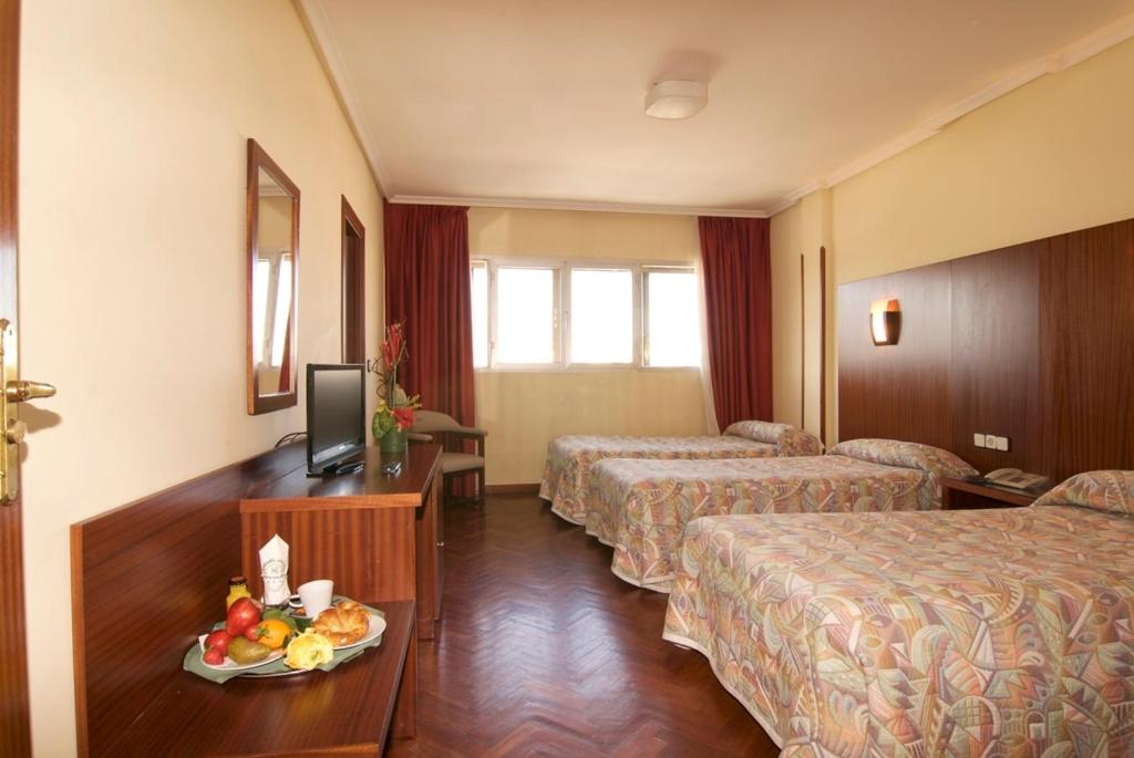 Hotel Galaico - Housity