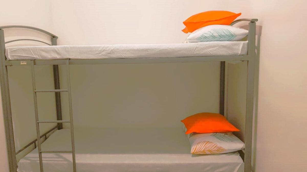 Maki House Condo - Housity