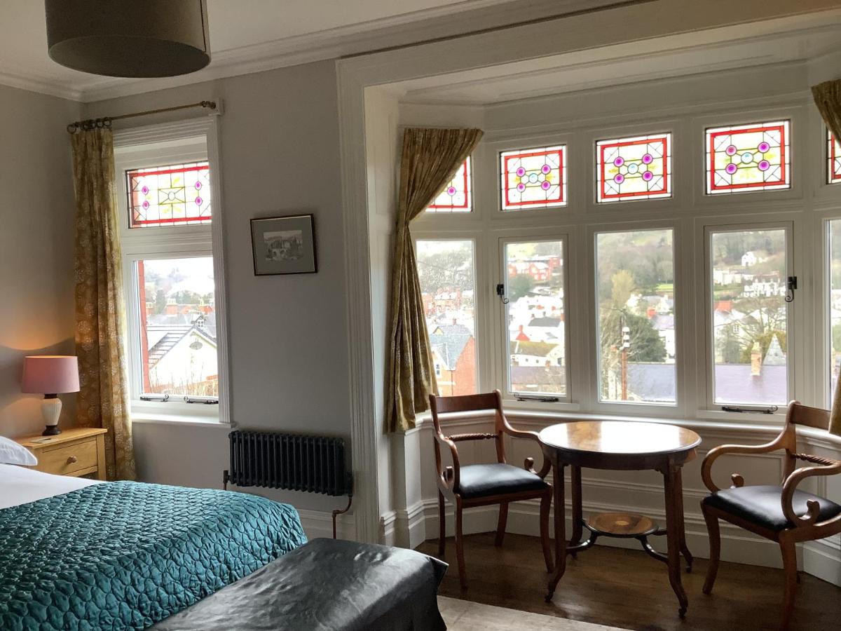 The Views Bed and Breakfast - Housity