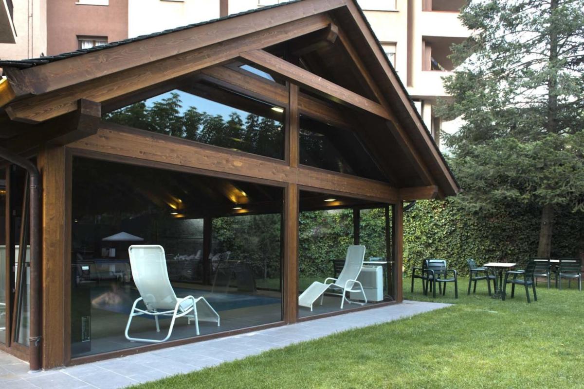 Jardín al aire libre en Hotel Restaurant Pessets & SPA