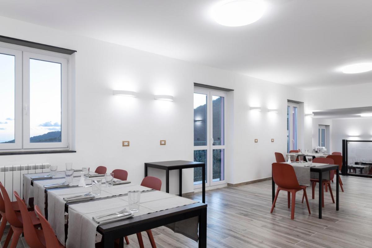 Looky Hotel - Housity