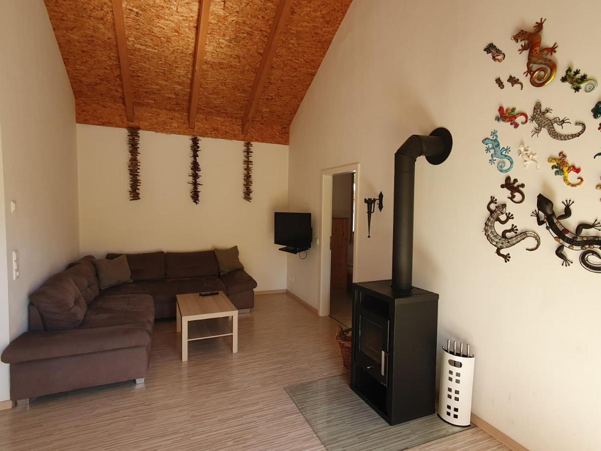 Ferienhäuser & Bungalows - Naturcamp Meyersgrund im Thüringer Wald - Housity