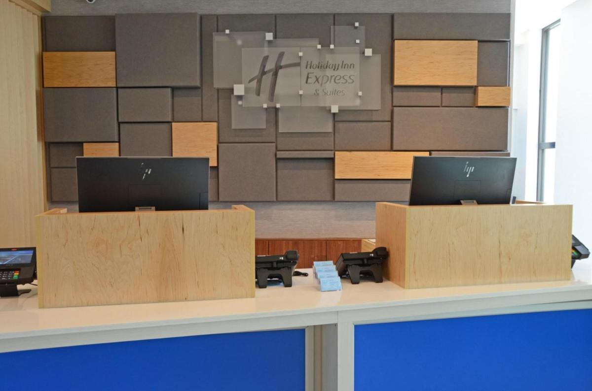 Holiday Inn Express & Suites Franklin - Berry Farms by IHG - Housity