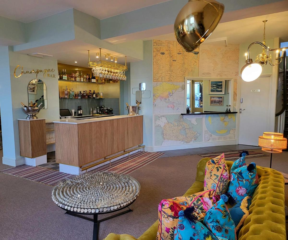 The Beach Club - Housity