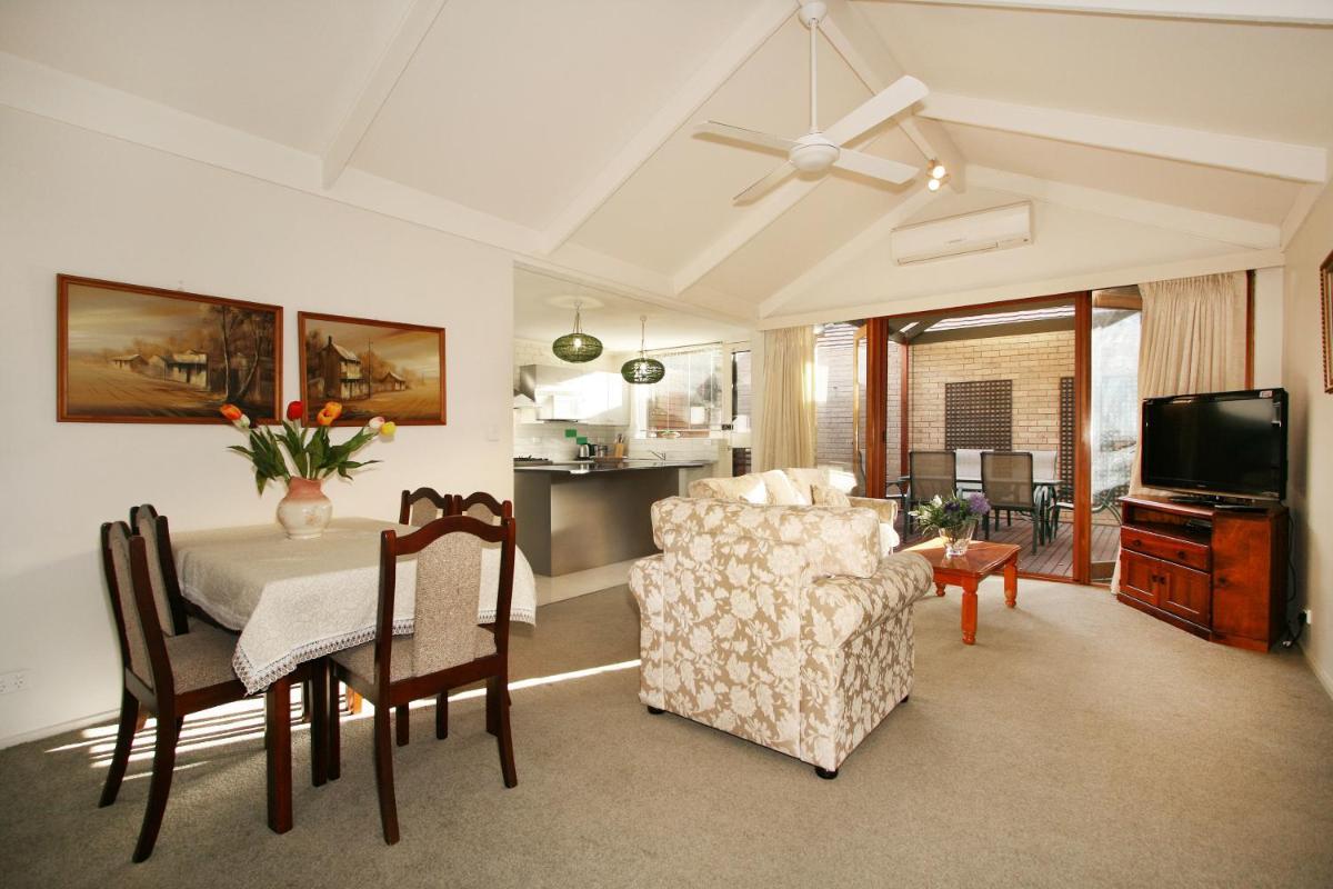 Wattle Holiday Rental - Housity