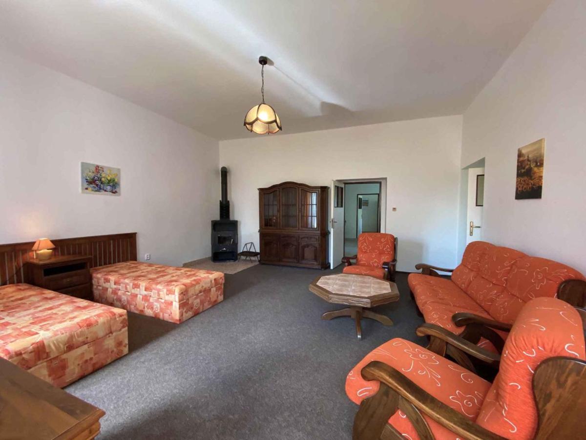 Holiday home in Bezděkov/Chotěbor 1393 - Housity