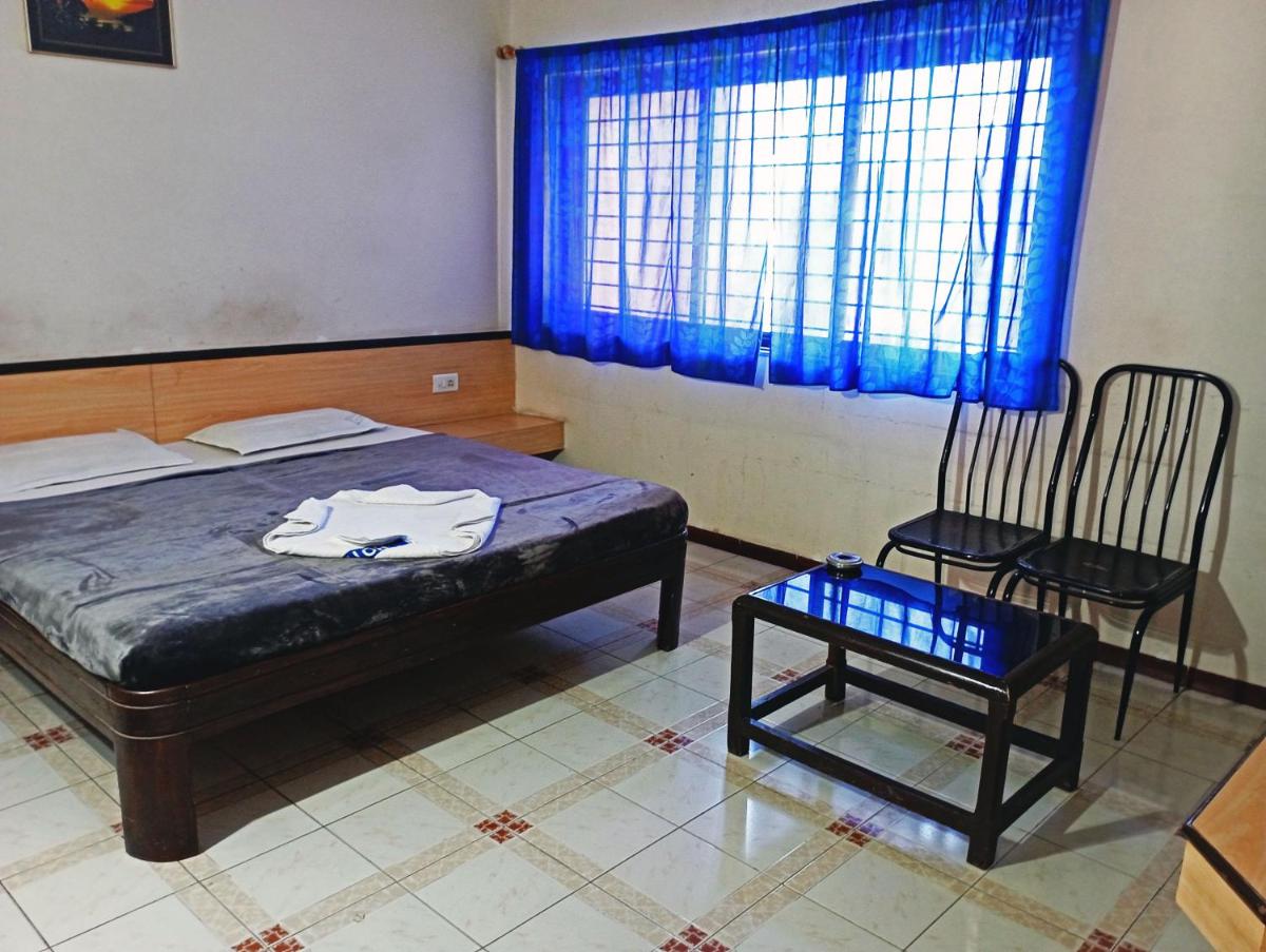 STAYMAKER Hotel Ratna Palace - Housity