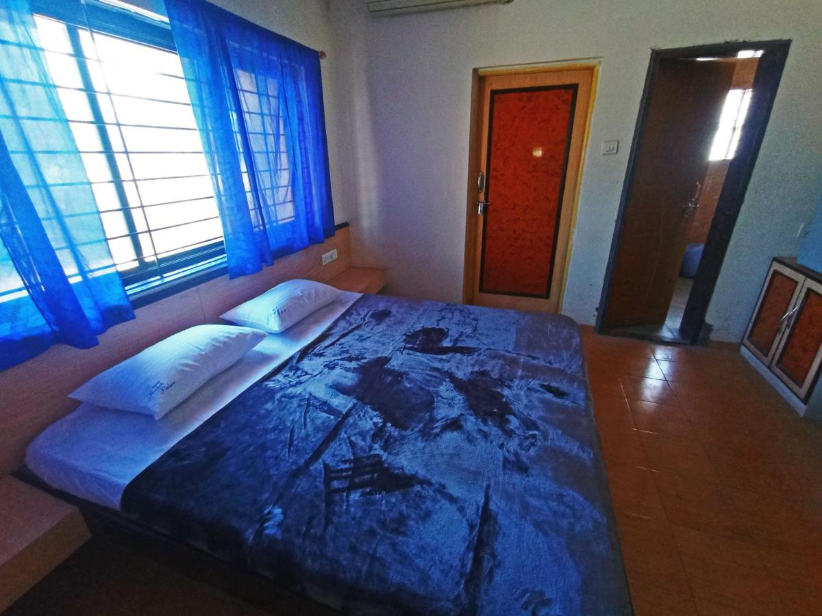 STAYMAKER Hotel Ratna Palace - Housity