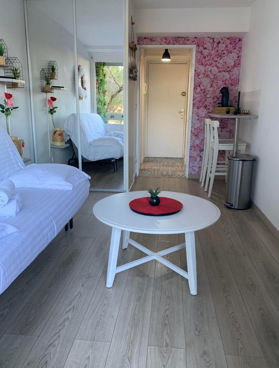 jacuzzi Piscine Cinema Privatifs Parking Offert - Housity
