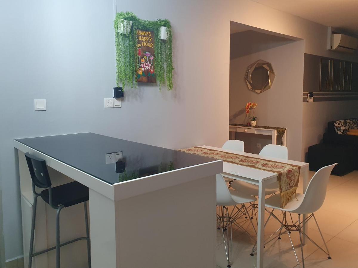 Suitetrails - Apartment Servis UITM Puncak Alam