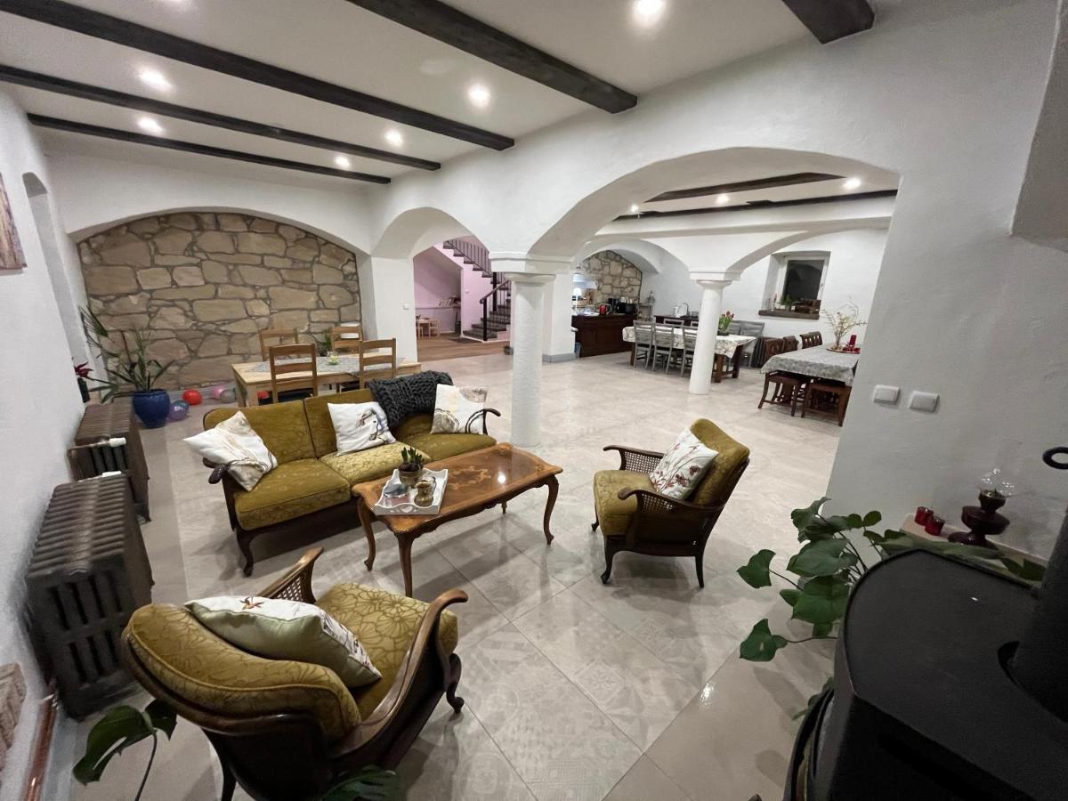 Lawendowa Stajnia - Housity