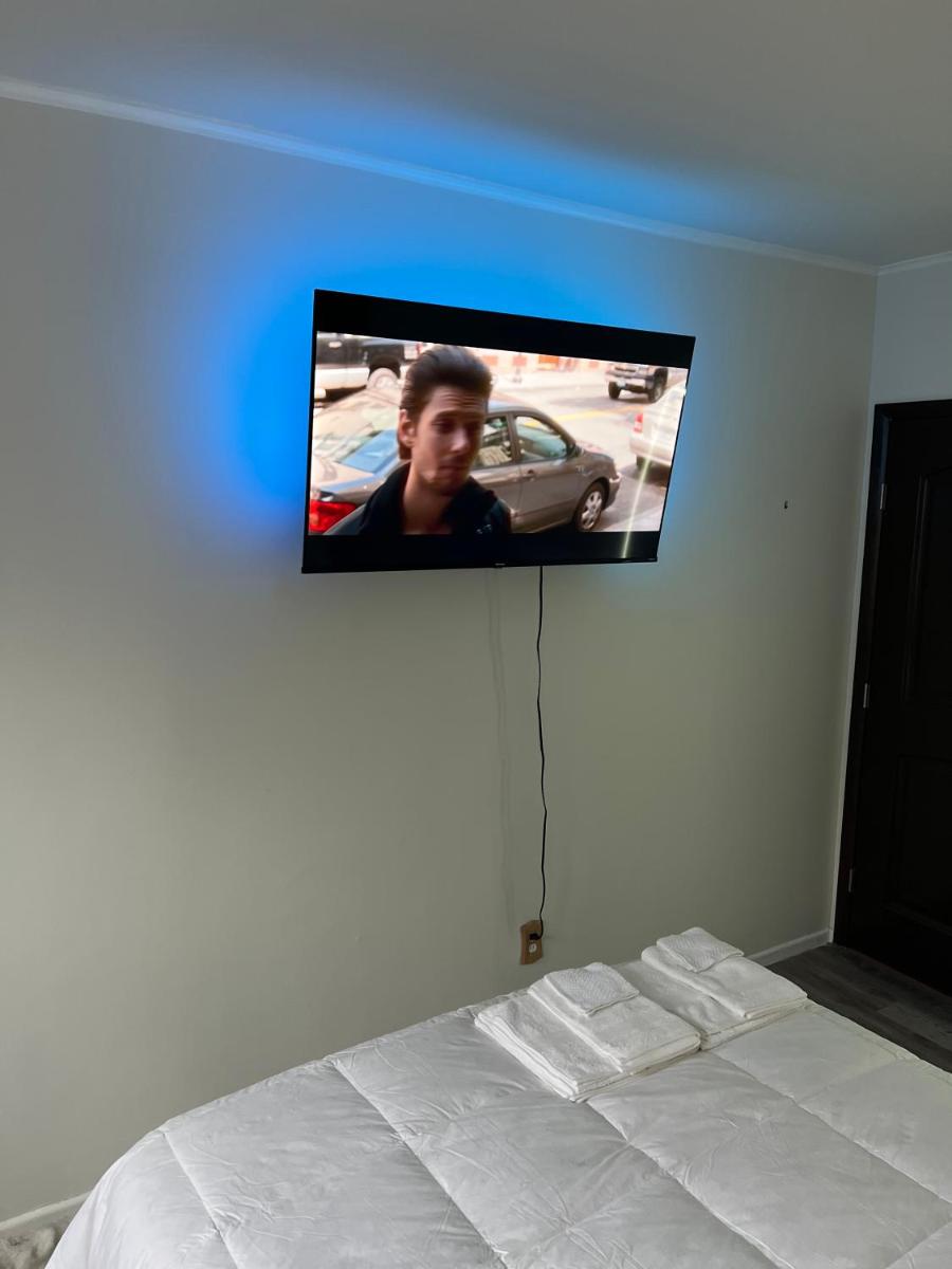 Santa Cruise Rooms & Hospitality - Housity
