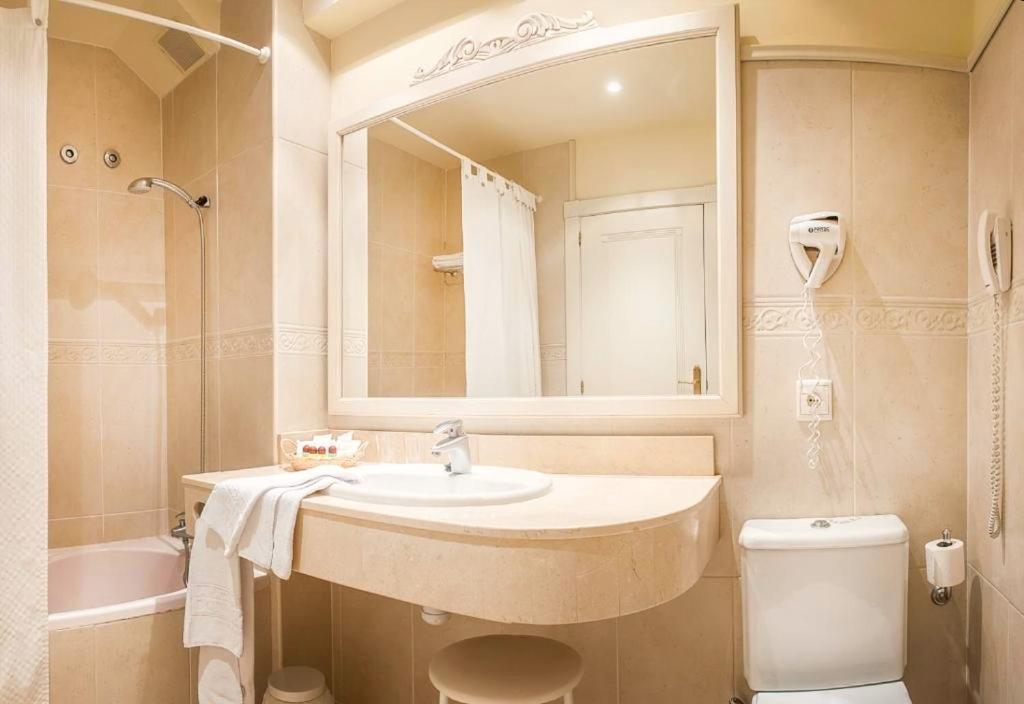 Un baño de Silken Spa La Hacienda De Don Juan