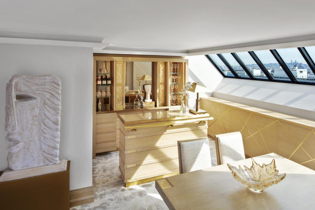 Coin salon dans l'établissement Prince de Galles, un hôtel Luxury Collection, Paris