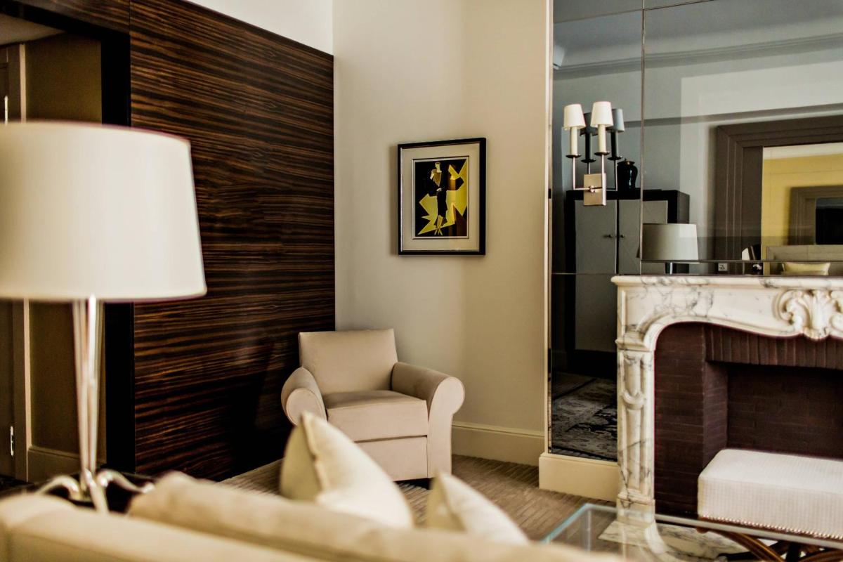 Coin salon dans l'établissement Prince de Galles, un hôtel Luxury Collection, Paris