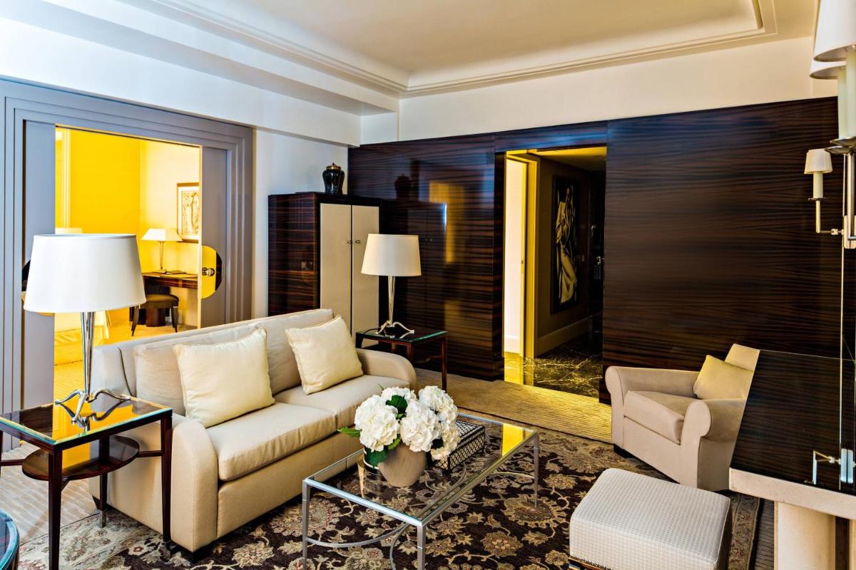 Coin salon dans l'établissement Prince de Galles, un hôtel Luxury Collection, Paris
