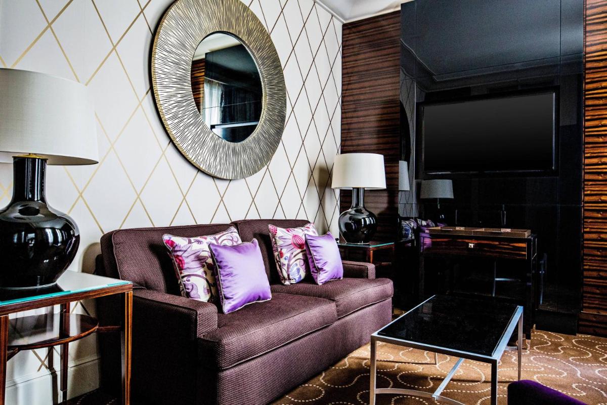 Coin salon dans l'établissement Prince de Galles, un hôtel Luxury Collection, Paris