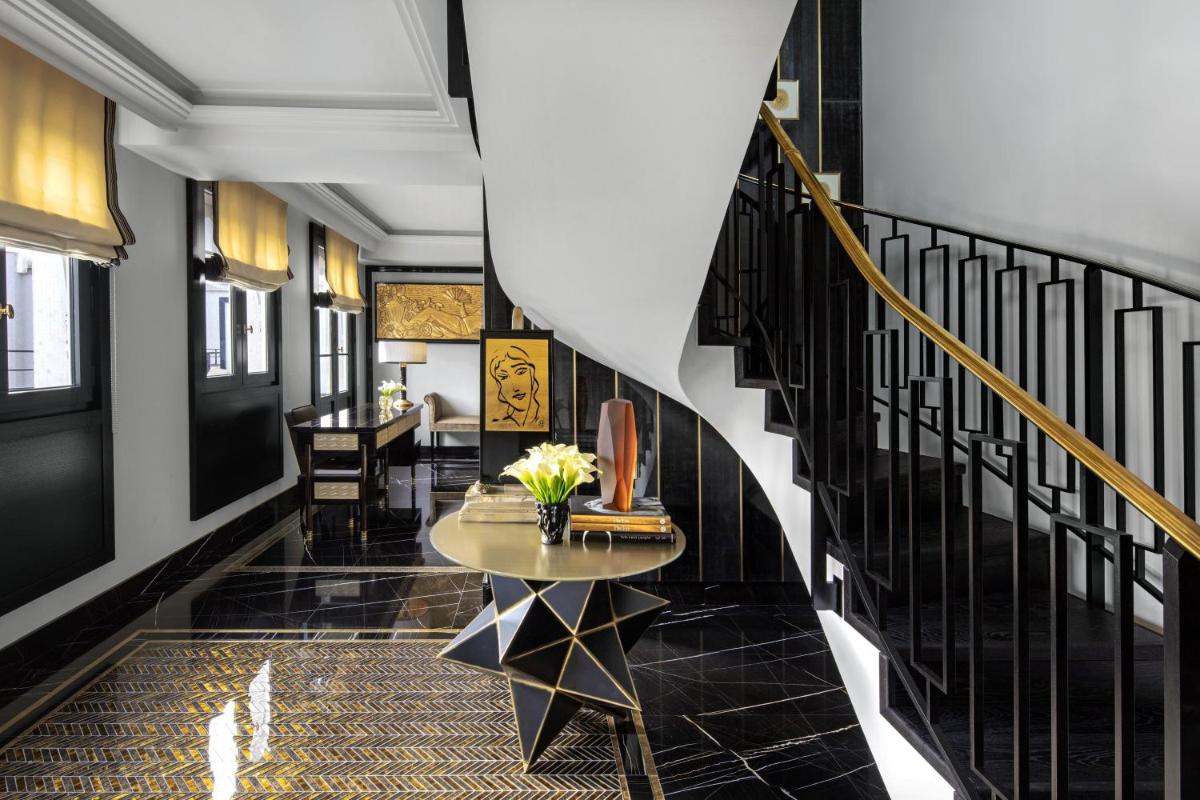 Coin salon dans l'établissement Prince de Galles, un hôtel Luxury Collection, Paris