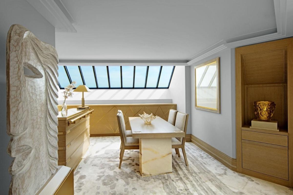 Coin salon dans l'établissement Prince de Galles, un hôtel Luxury Collection, Paris
