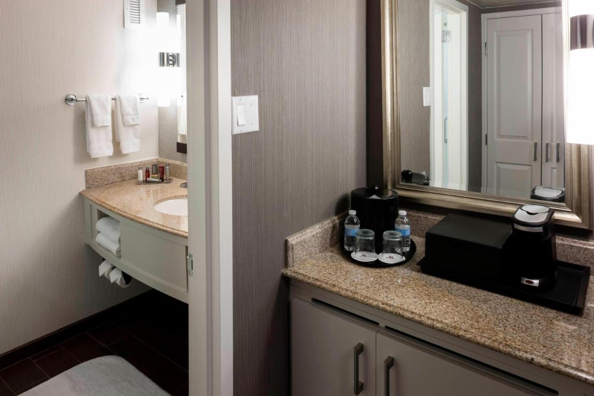 Fairfax Marriott at Fair Oaks - Housity