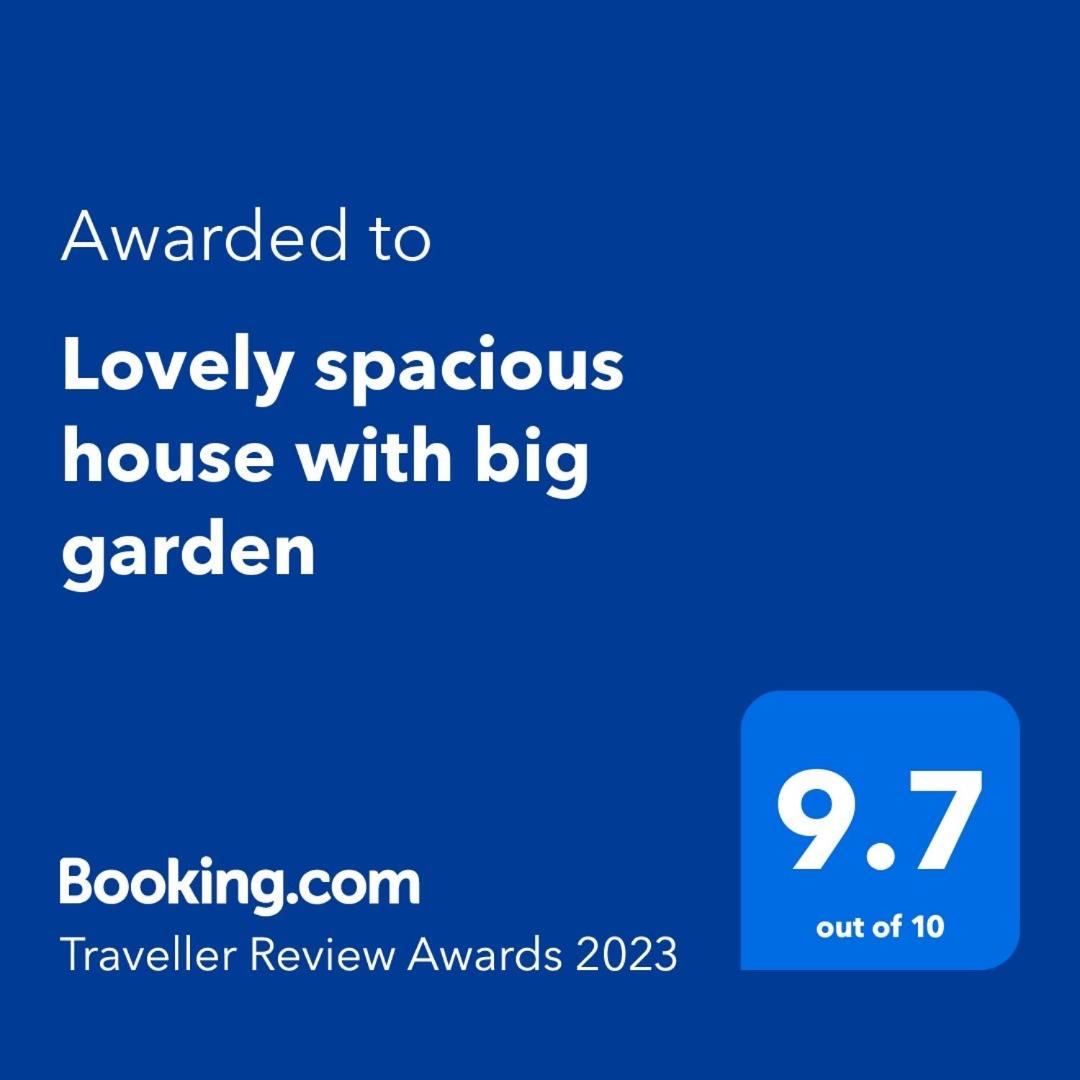 Lovely spacious house with big garden - Housity