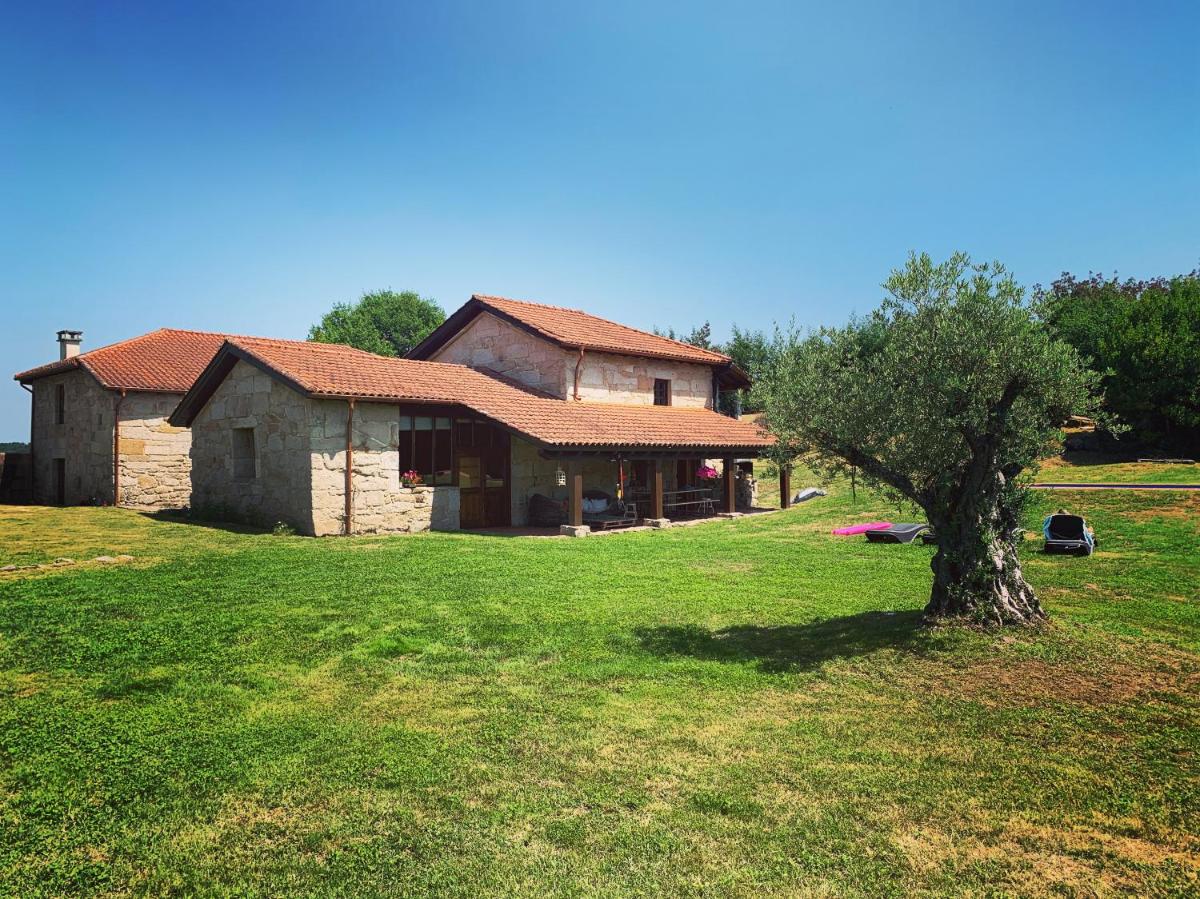 Casa de campo con piscina, entera o por habitaciones - Housity