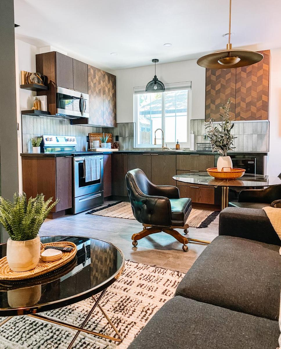 East Park Studio, Downtown Style - Housity
