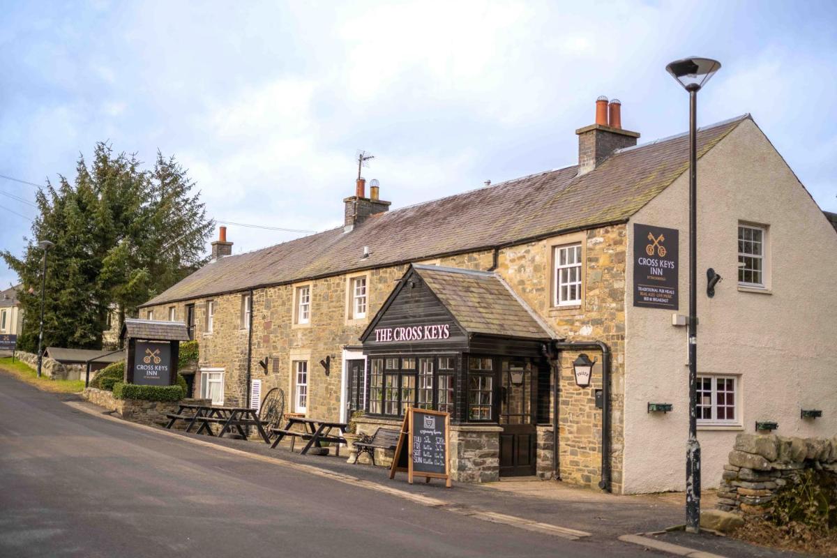 Cross Keys Inn Ettrickbridge - Housity