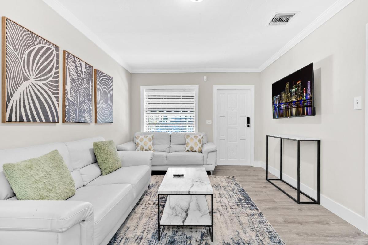 Casa Palmera Paradise Suites in Coral Way - Housity