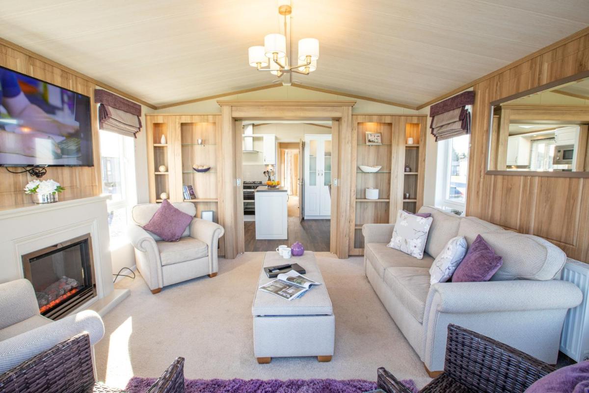 Stewarts Resort Lodge 30 - Housity