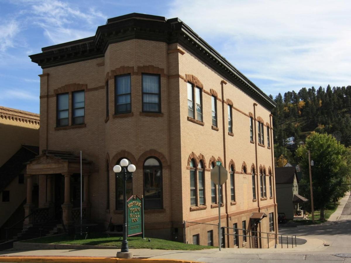 Town Hall Inn - Housity