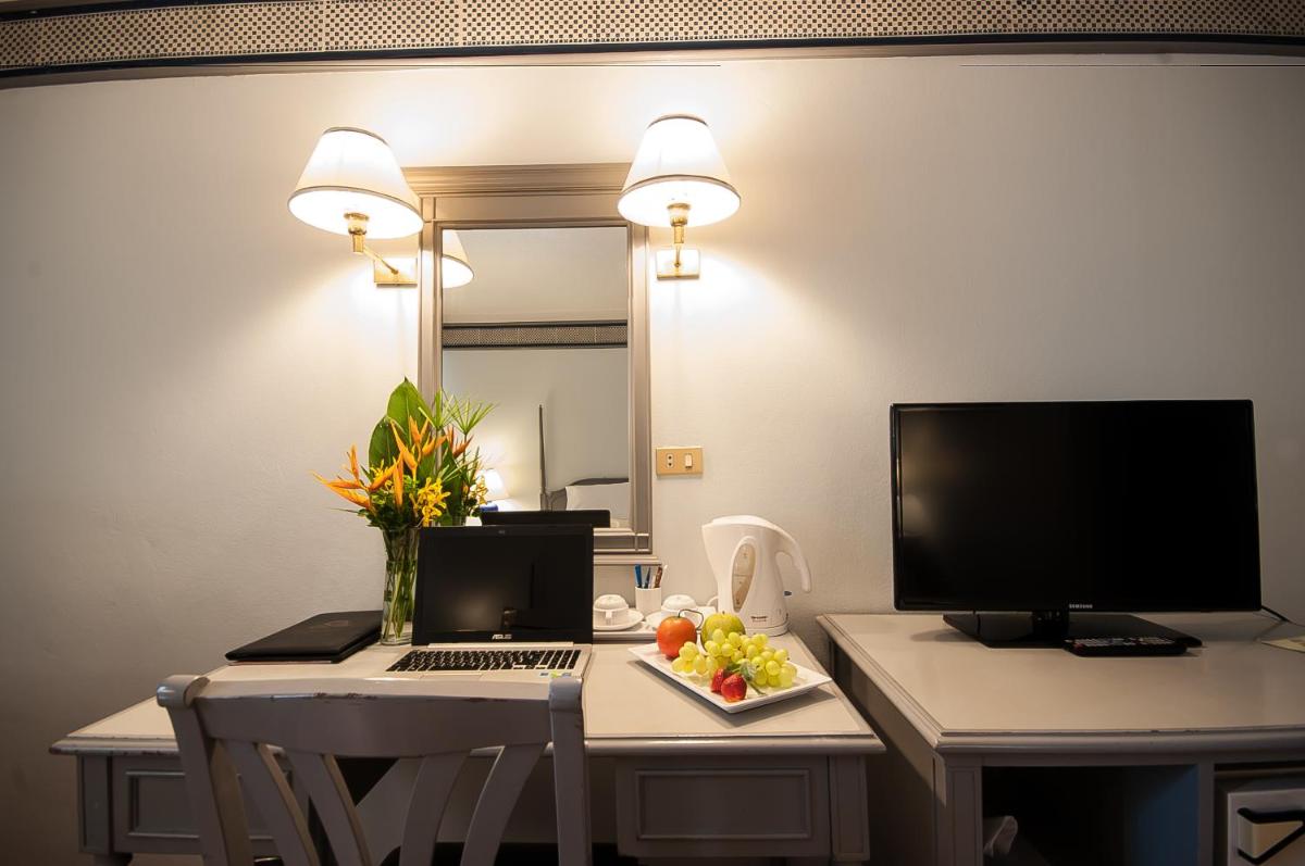 Diamond Plaza Hotel - Housity