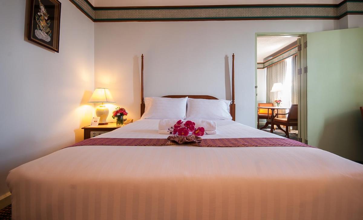 Diamond Plaza Hotel - Housity