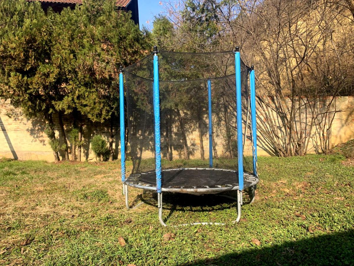 sremski karlovci- - Housity