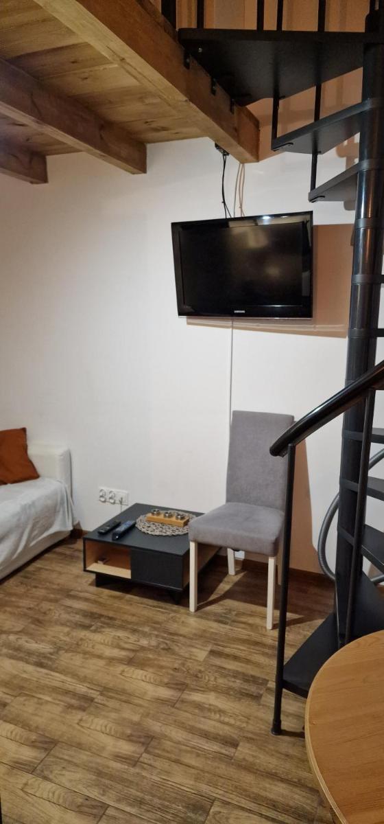Zimna Apartments - Hizvo