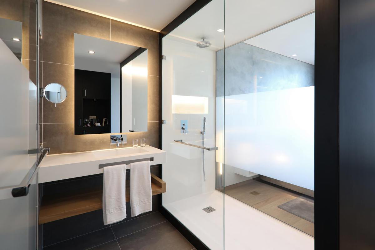 Uma casa de banho em Iberostar Selection Lisboa
