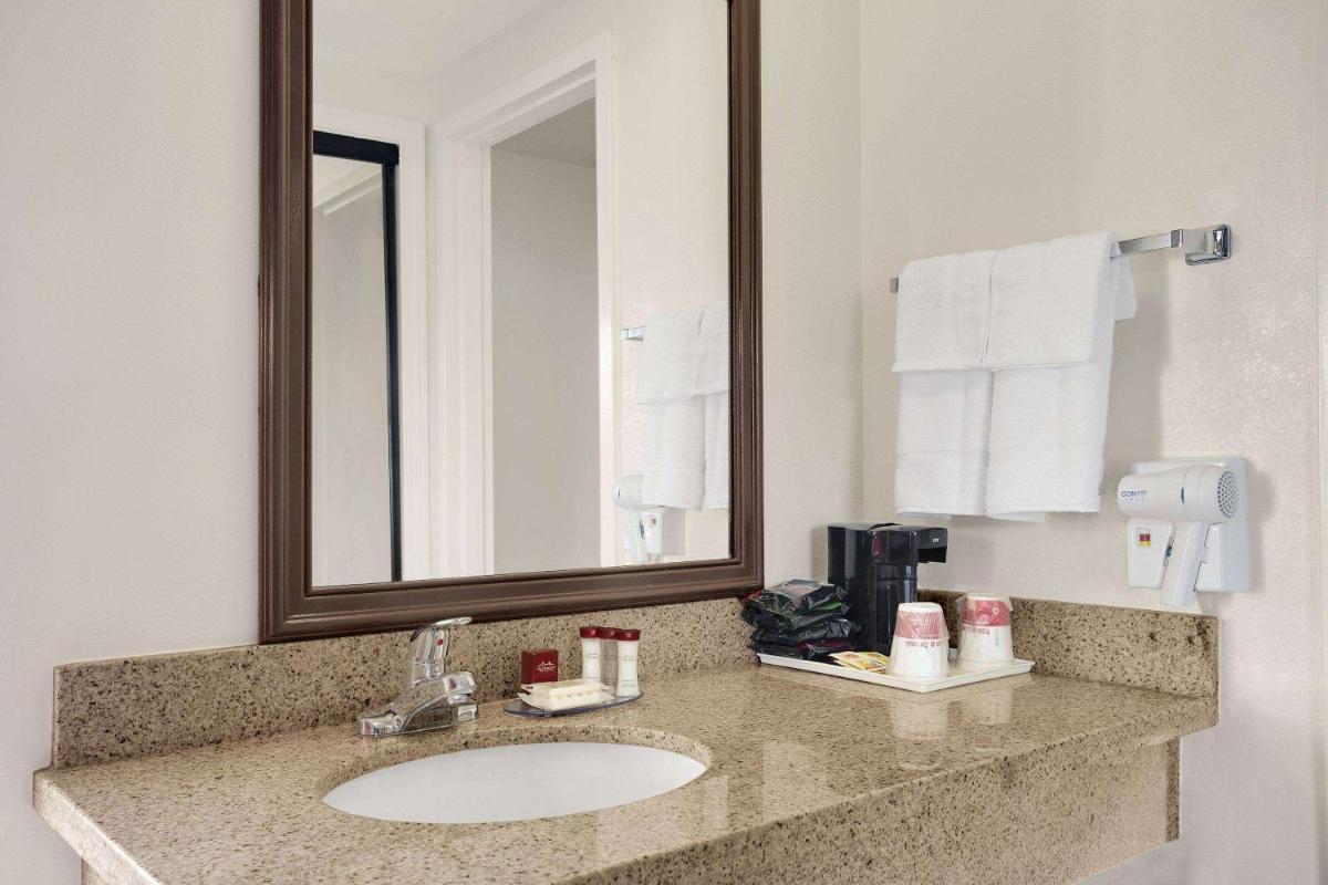 Ramada by Wyndham Torrance - Housity