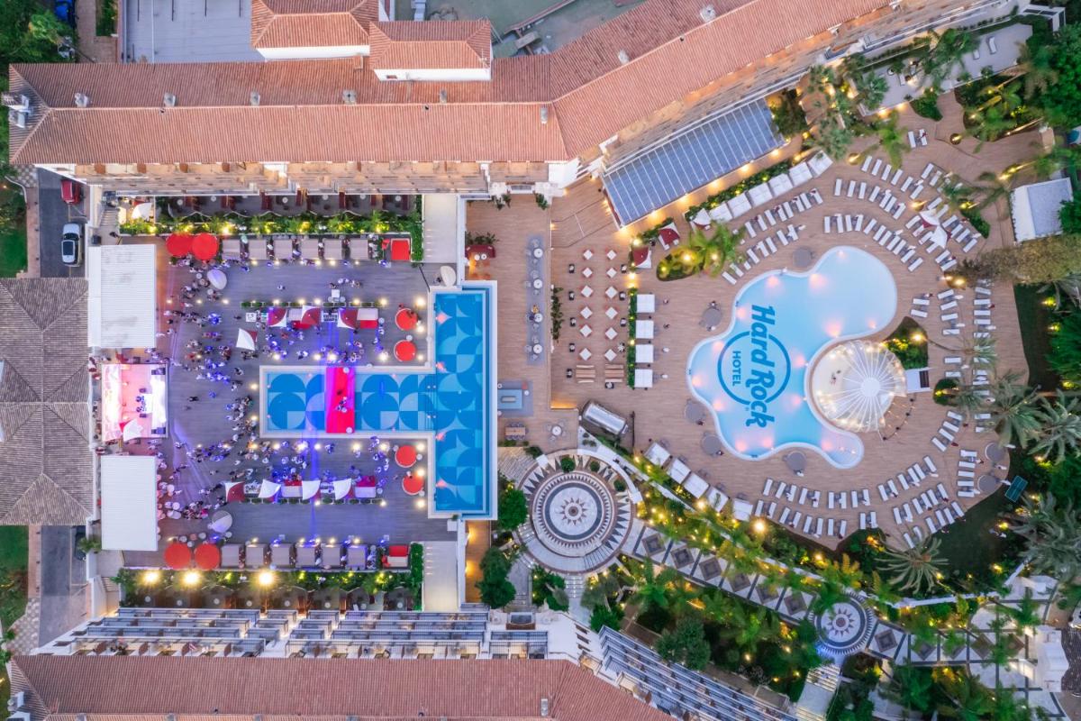 Piscina en o cerca de Hard Rock Hotel Marbella - Puerto Banús