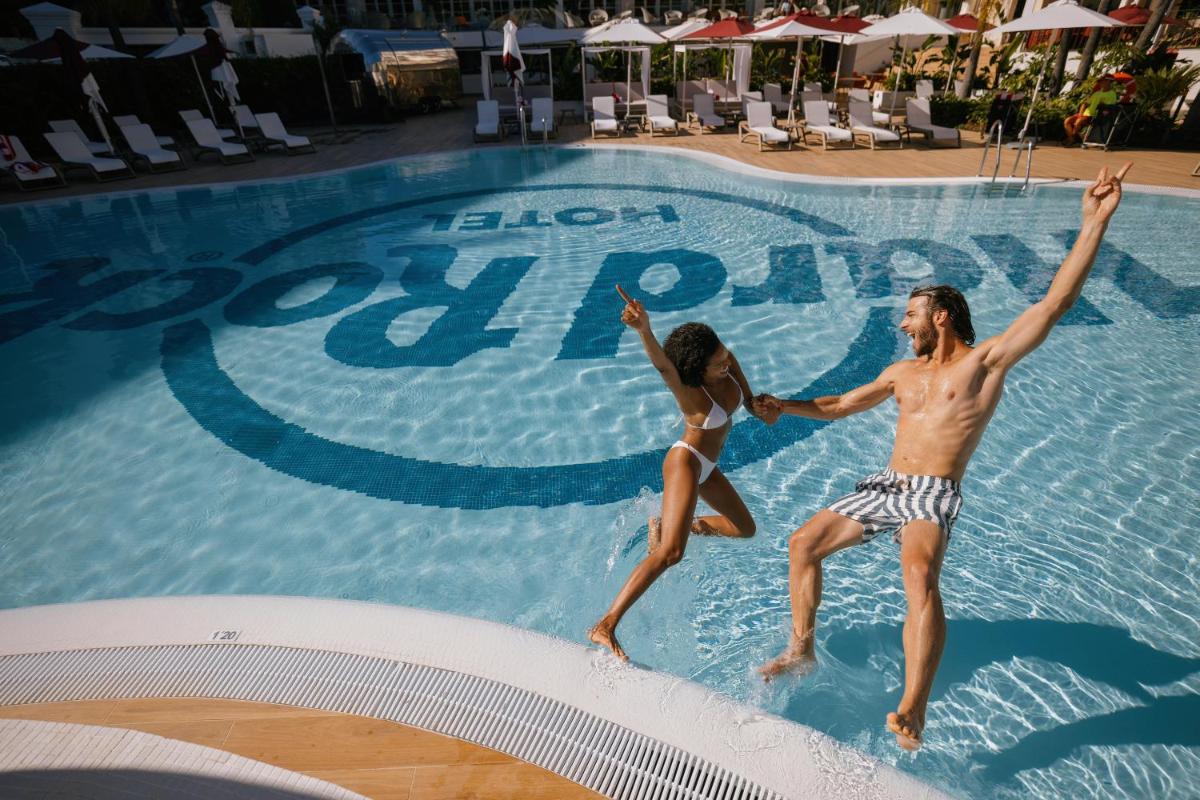 Piscina en o cerca de Hard Rock Hotel Marbella - Puerto Banús