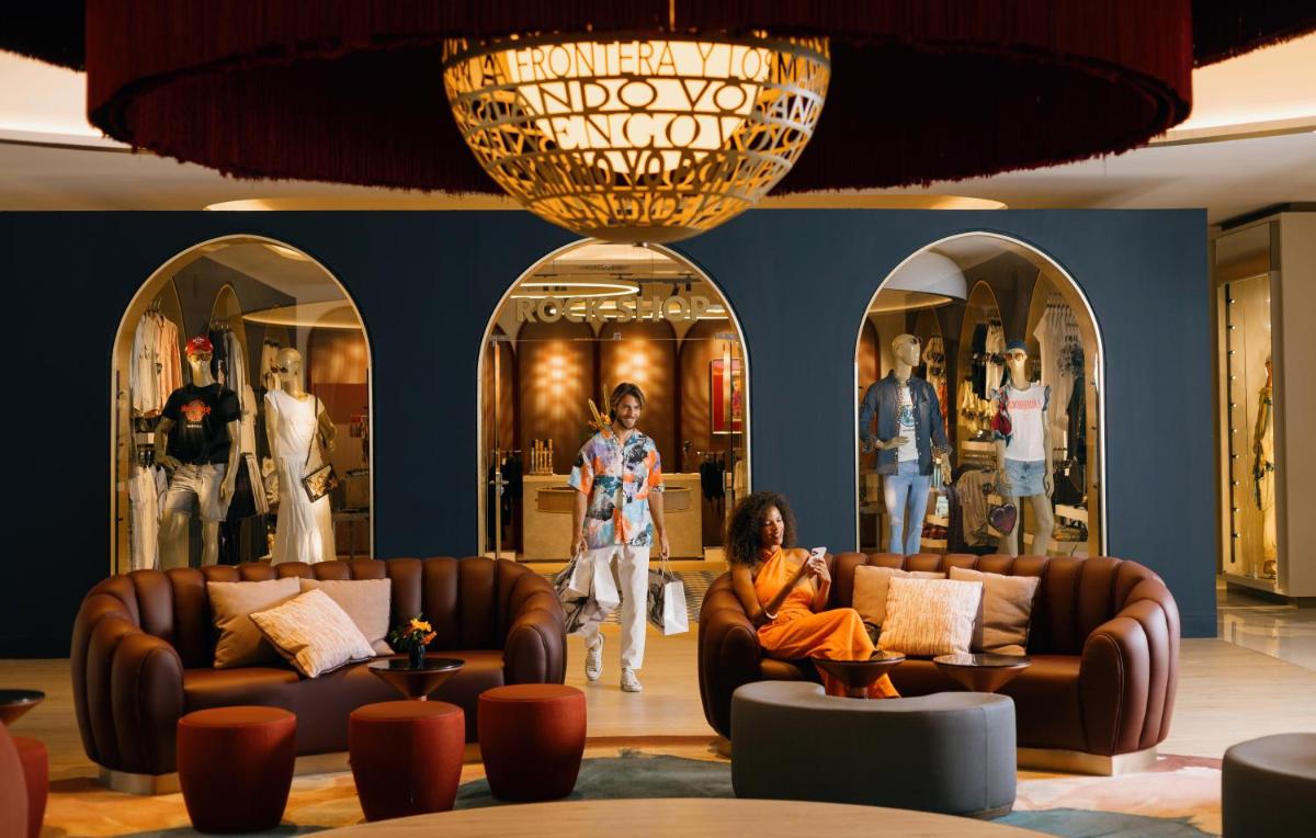 Zona de estar de Hard Rock Hotel Marbella - Puerto Banús