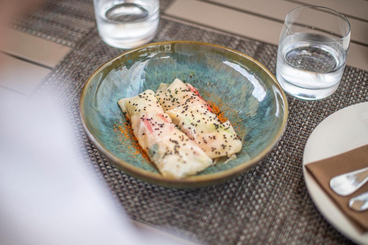 Comida en o cerca de este hotel