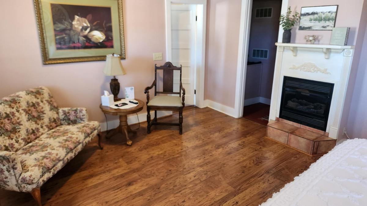 Ozark Country Inn - Housity