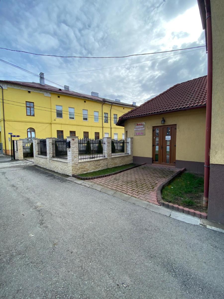 Pensiunea COCO - Housity
