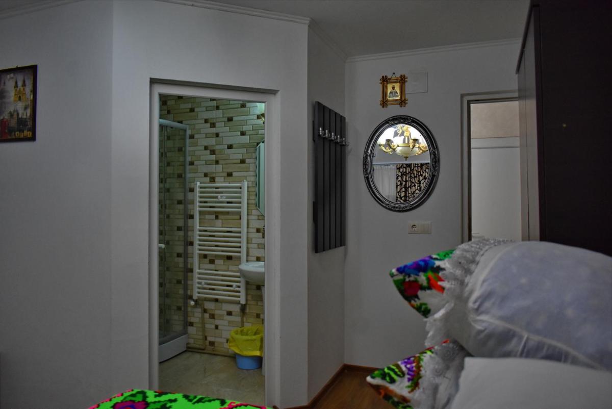 Floare de Colt - Housity