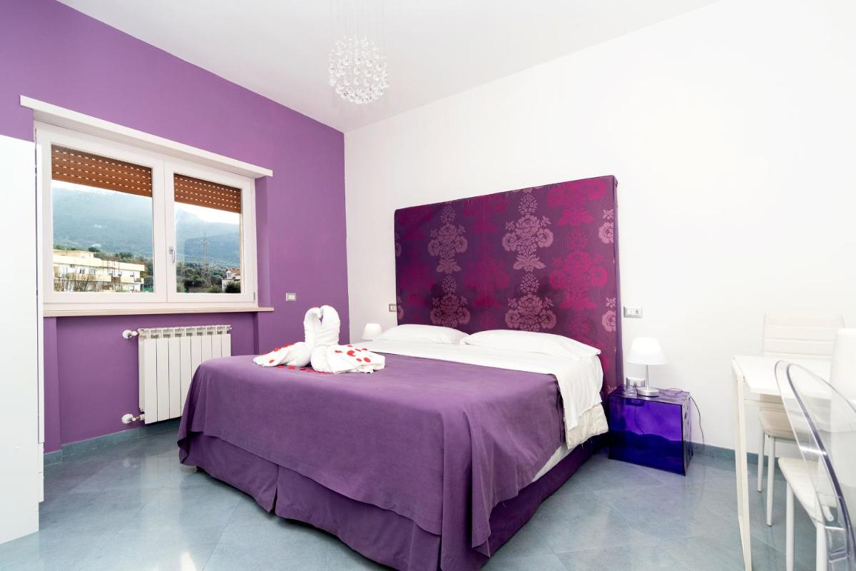Guest House Emily Suites Sorrento - Housity
