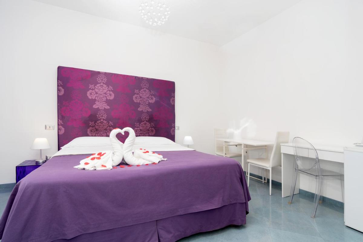 Guest House Emily Suites Sorrento - Housity