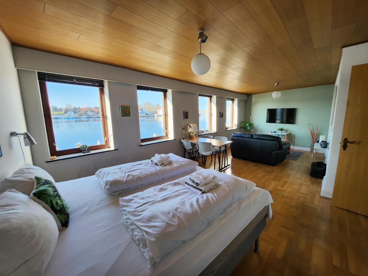 Grannys Harbour View - 1st floor - Housity