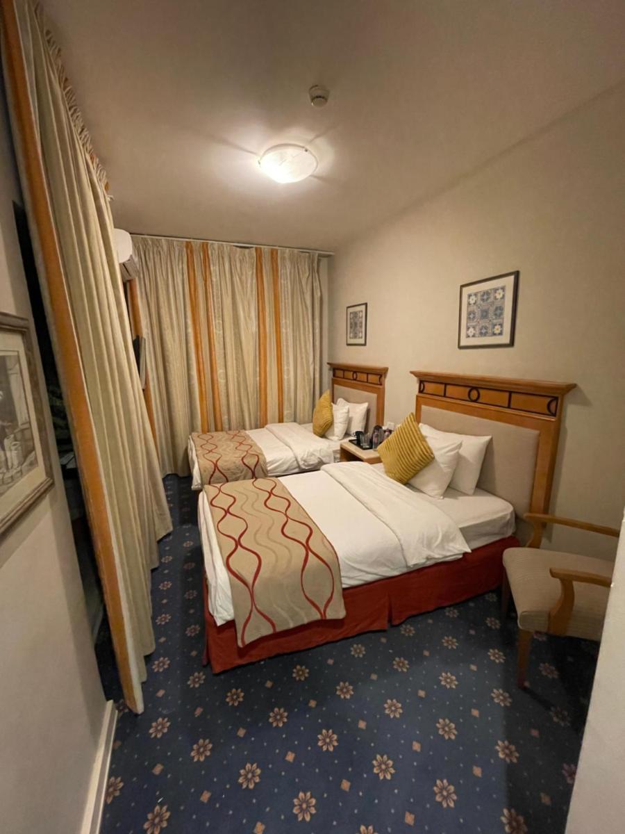 The Y Hotel - Hizvo