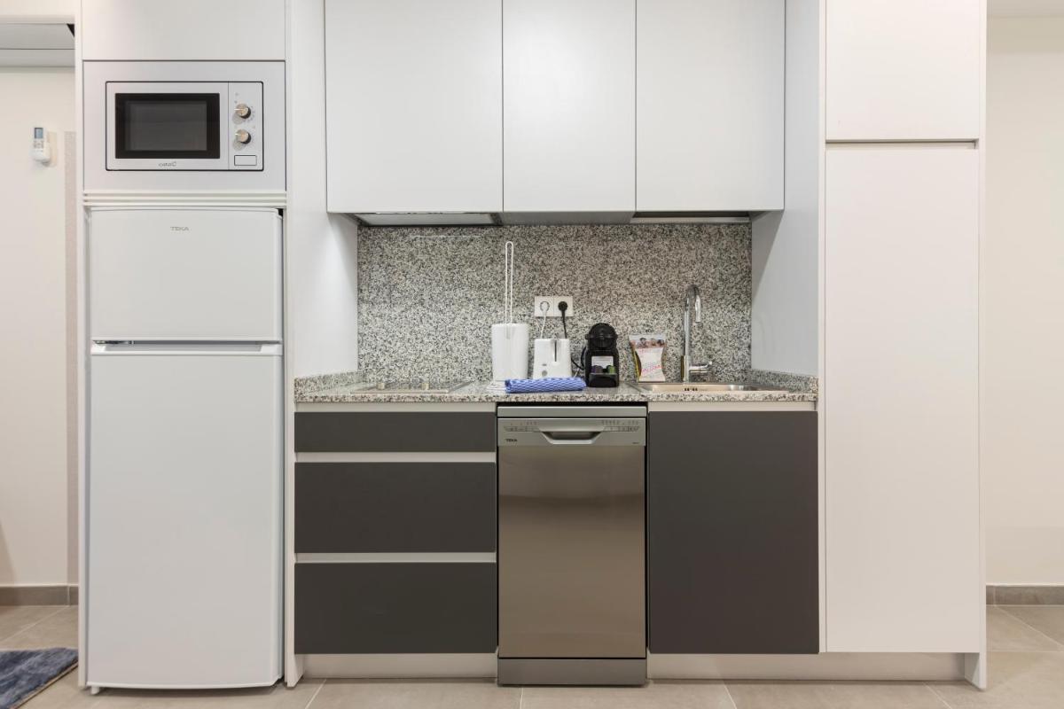 Dobo Madrid ANR1 - Housity