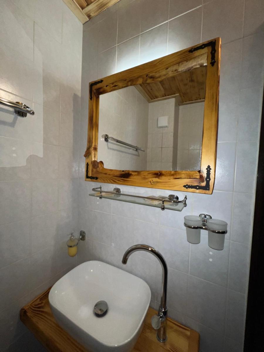 Nicole Hotel & Restaurant - Housity